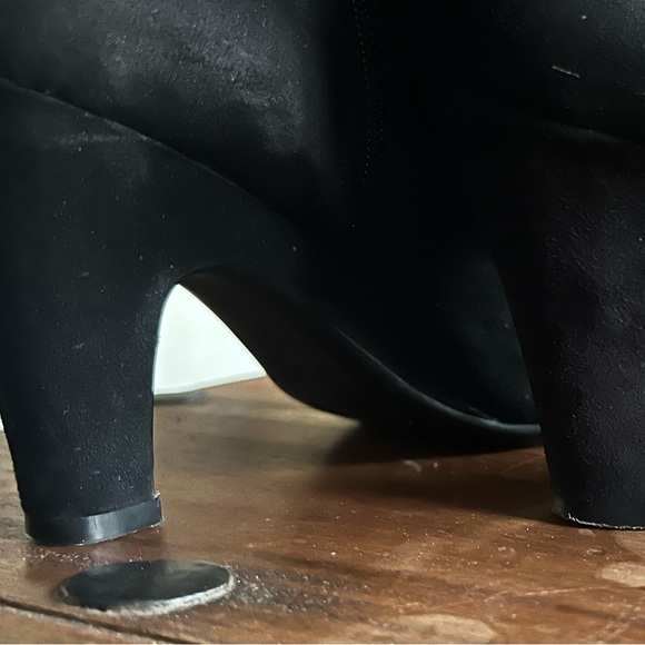 Aerosole Ruffled Booties - Picture 8 of 11